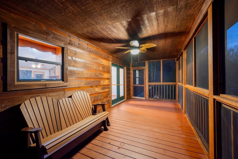 Retreat In The Smokies 3 Bedroom Home