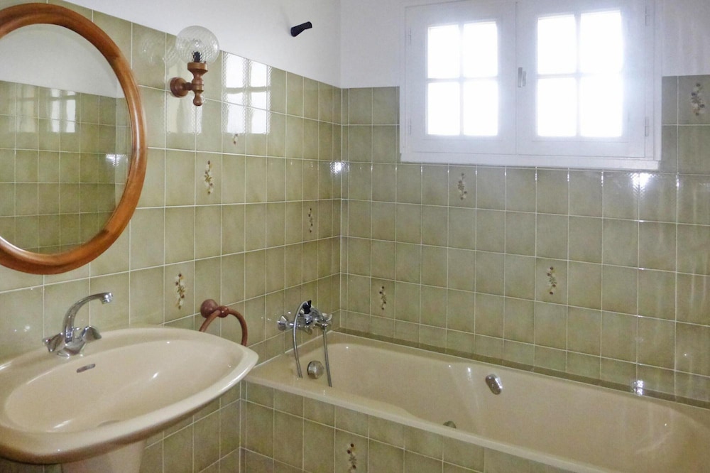 Holiday Home in Port-blanc Near Sandy Beaches