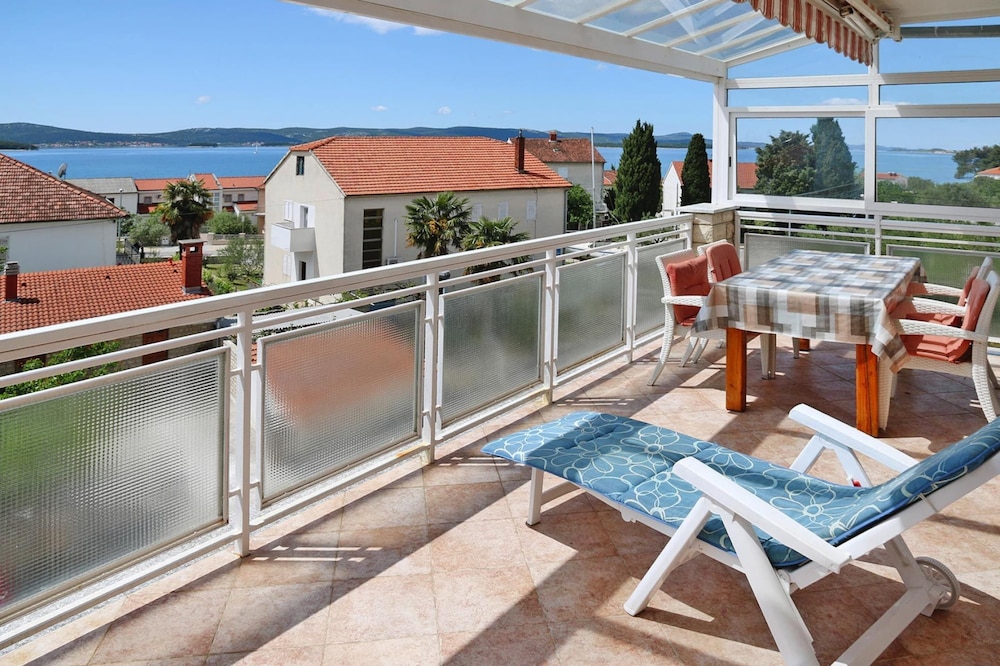 Biograd Beachside Family Apartment