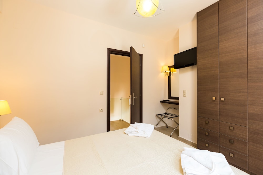 Pantheon Villas & Suites