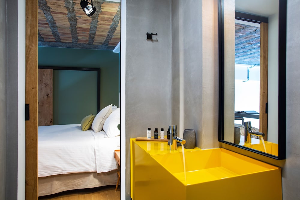 The Foundry Suites