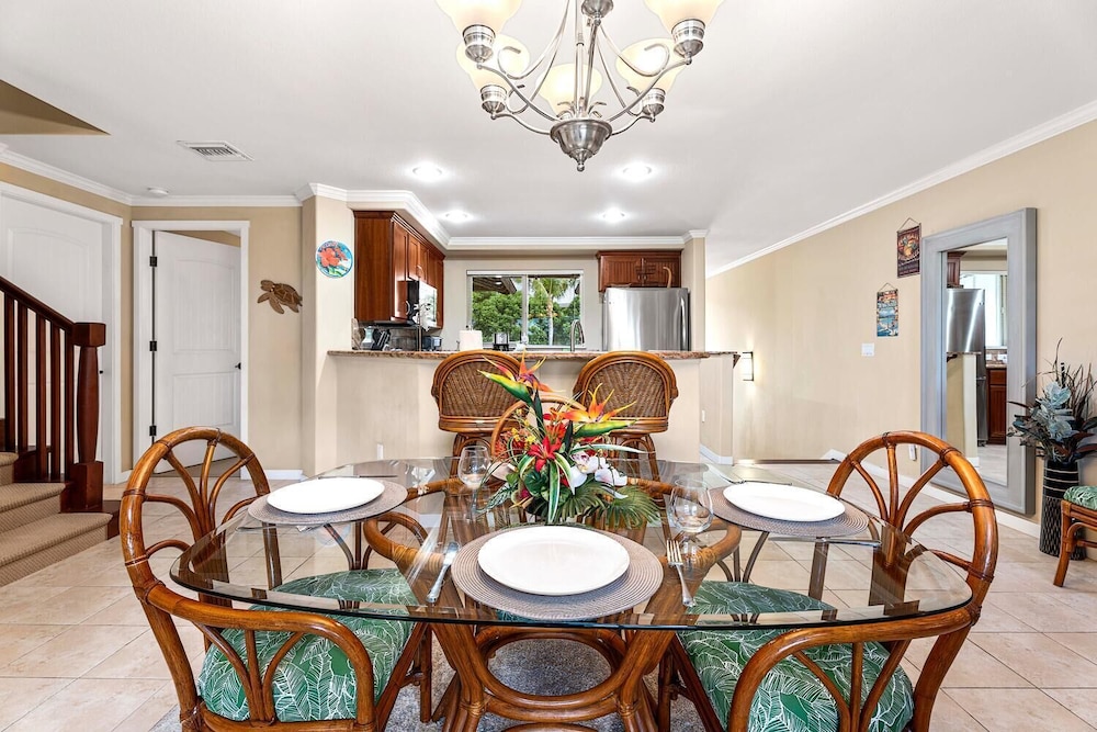 Ocean & Mountain Views - 2BR With Loft, 4 Beds - Relax in Luxury - Vrkcv