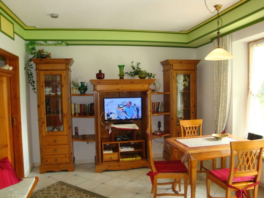 Holiday Apartment 1S oak Grove