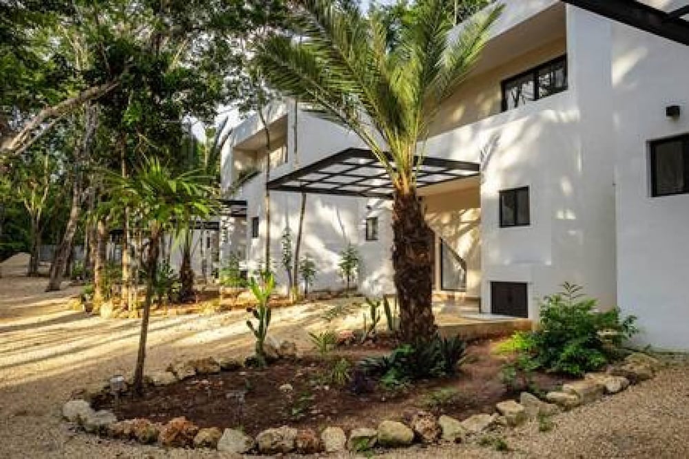 Villa Chicana Resort Pool AC Fast Internet