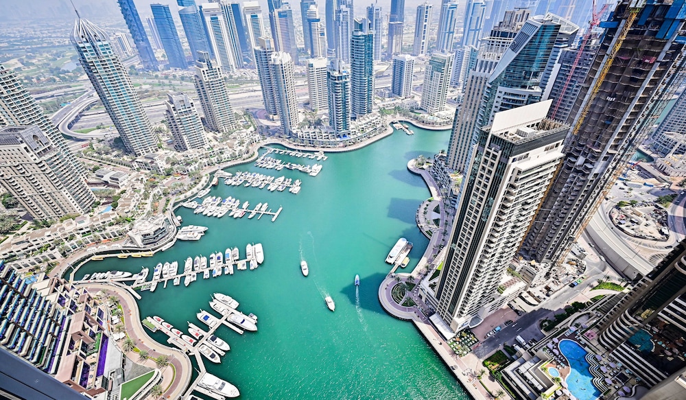 LUX Cayan Superior Suite 4 Dubai Marina