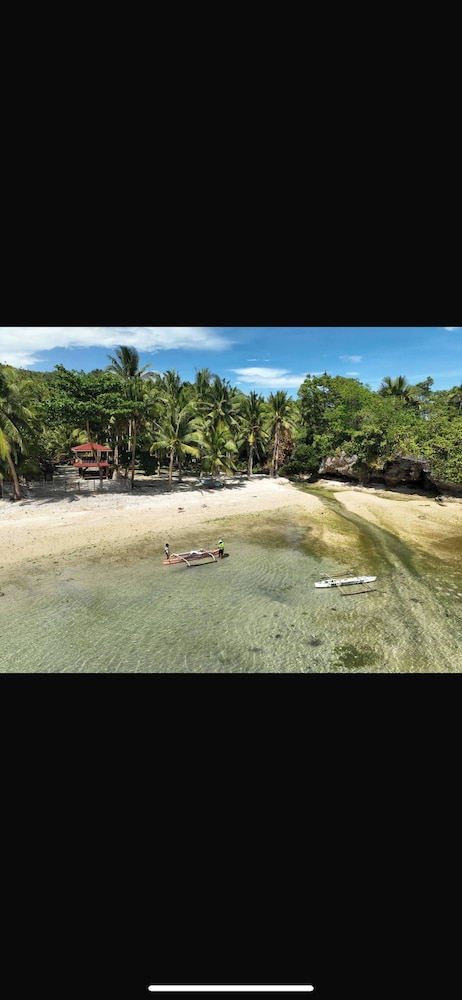 Spacious Beachfront House With Rooftop Deck in Macrohon, Philippines