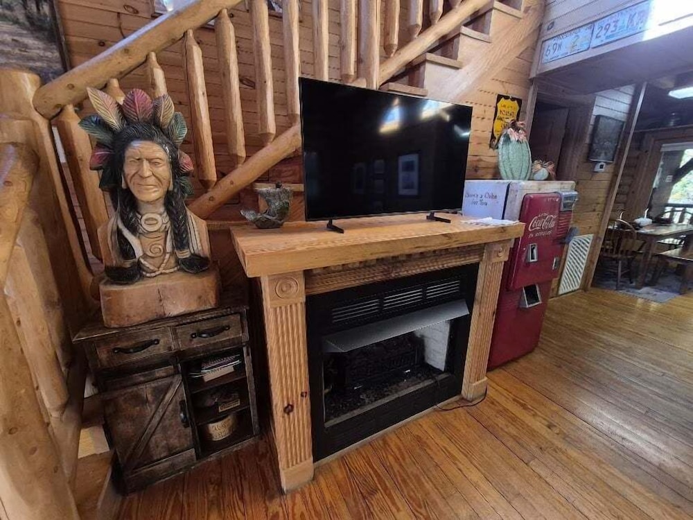 Reservation 2 Bedroom Cabin