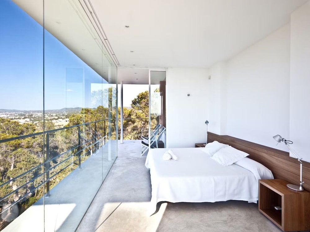 Beautiful Villa in Inviting Space