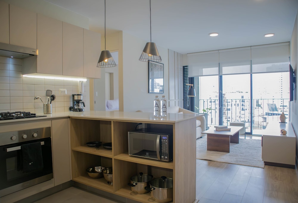 w Majestic 1BR w Modern Pool in Miraflores