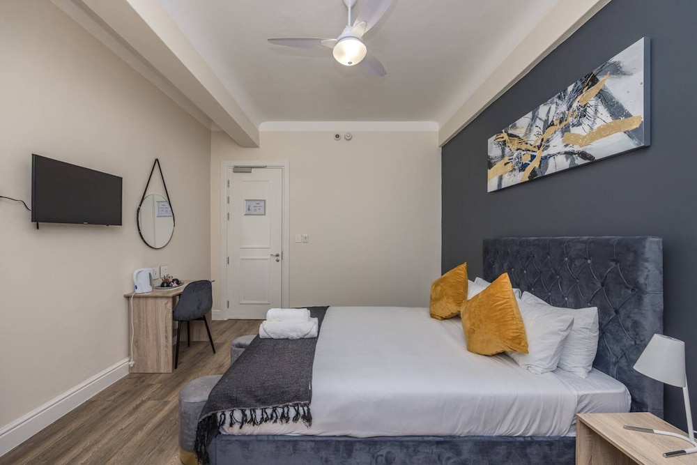 Cape Legacy - Luxury Must-have Studio Suite view 4
