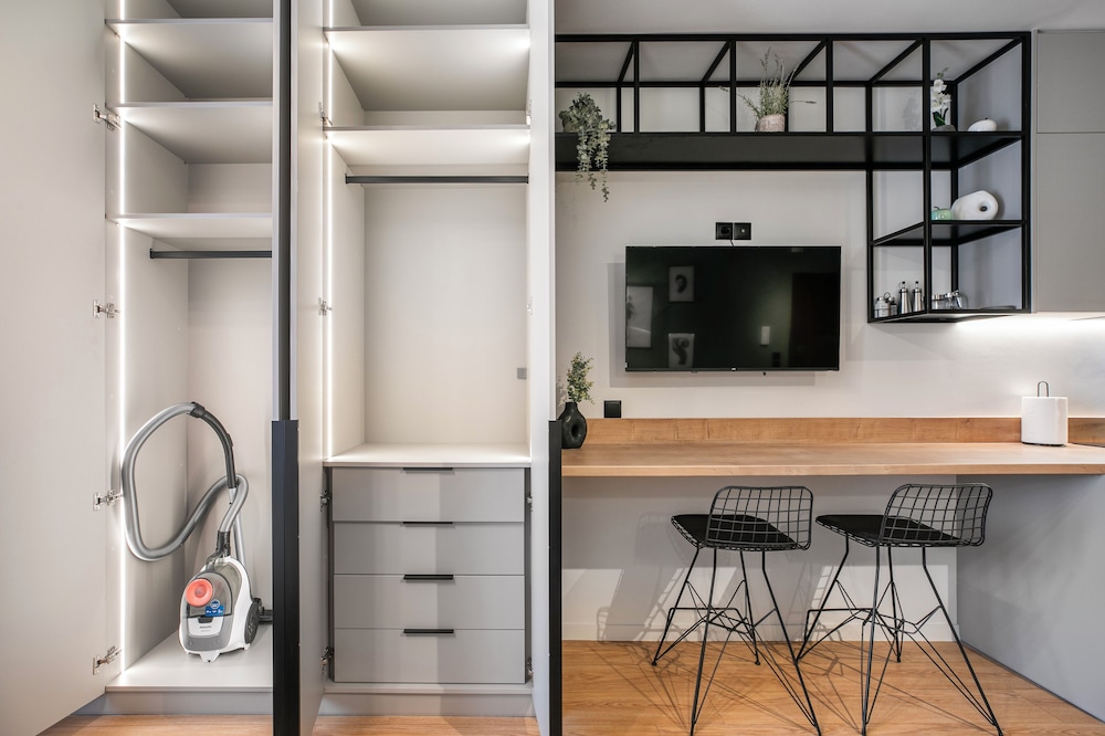 Avia Deluxe Studio- Athens Modern Escape
