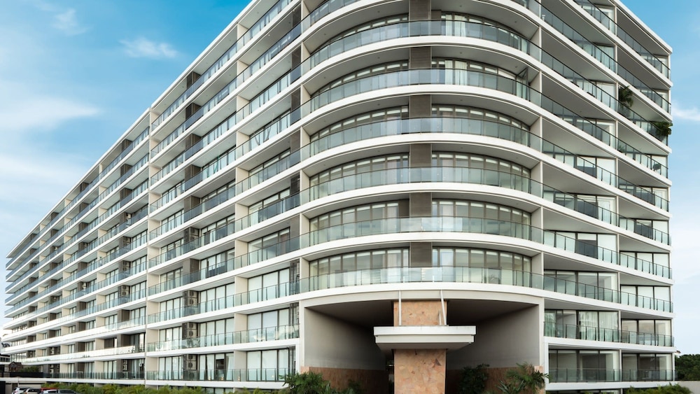 Grand Club Marina Condo at Live Aqua Private Residences Nima Bay