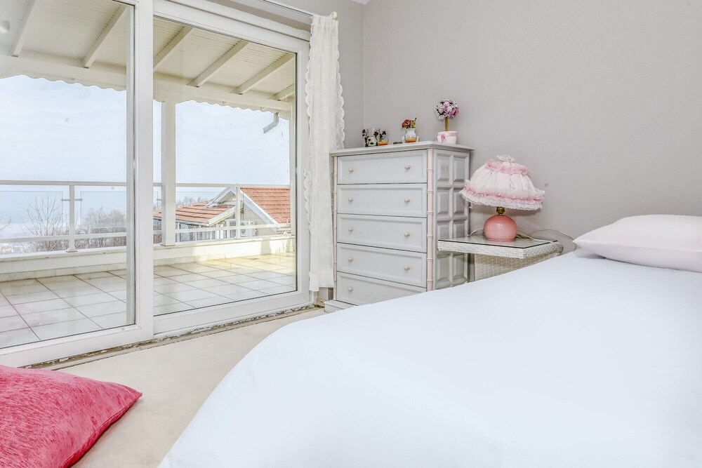 Villa Close to Masukiye Waterfalls With Backyard view 5