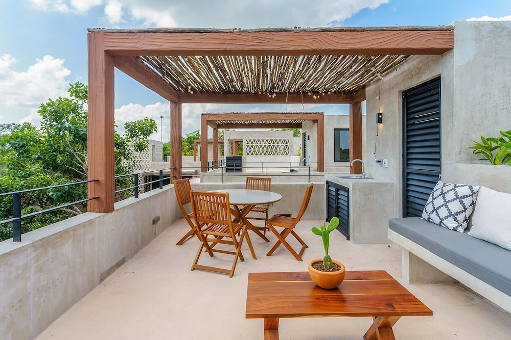 Eco-sustainable Luxury Between Beach Hotspots & Tulum Town by Stella Rentals
