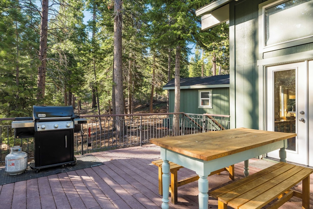 Year-round Tahoe Escape With Hot Tub & Outdoor Dining Timberline Haven by Avantstay