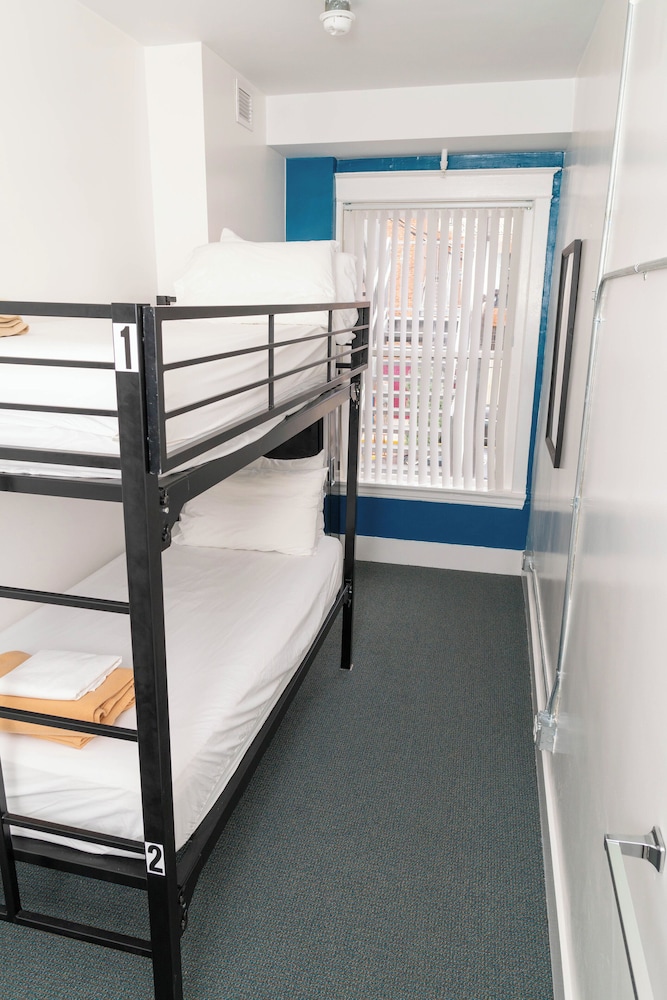 11th Avenue Hostel