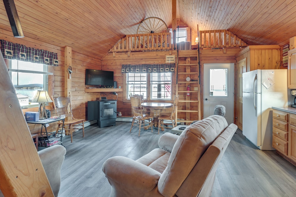 All-season Long Lake Base Camp! Family Cabin
