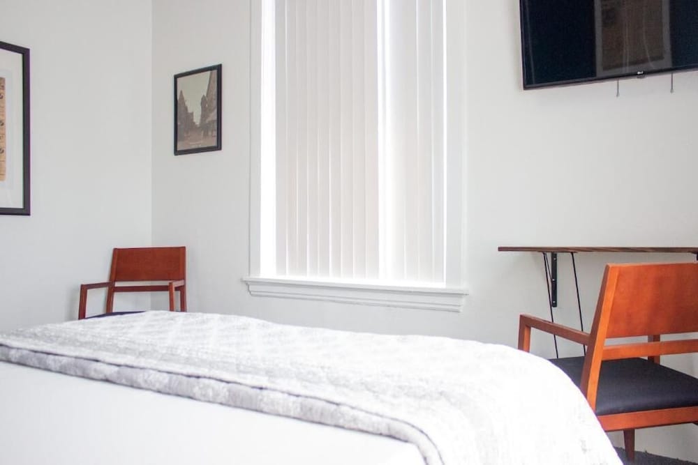 11th Avenue Hostel
