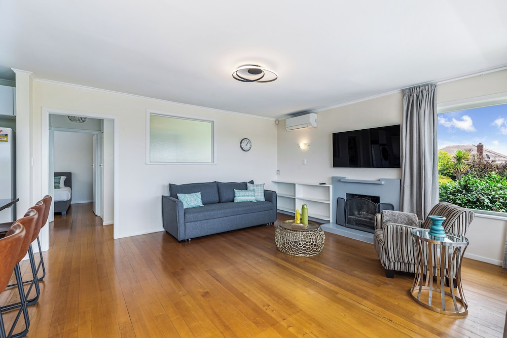 Serene 2BR Home in Meadowbank by Zodiak Stays
