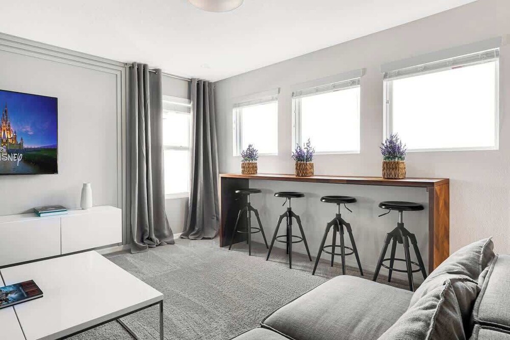 Stunning 7BR Home With Themed Bedrooms