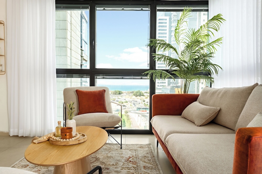 Luxury Tower 3BR Beach View High Floor