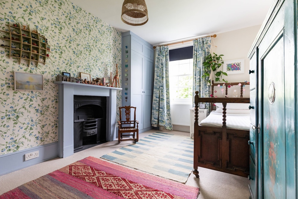 Rochester Road II by Onefinestay