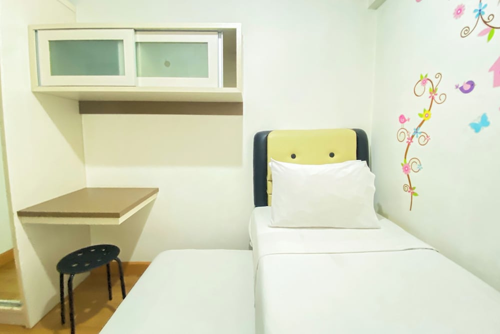 Homey 2Br With Modern Design Kebagusan City Apartment