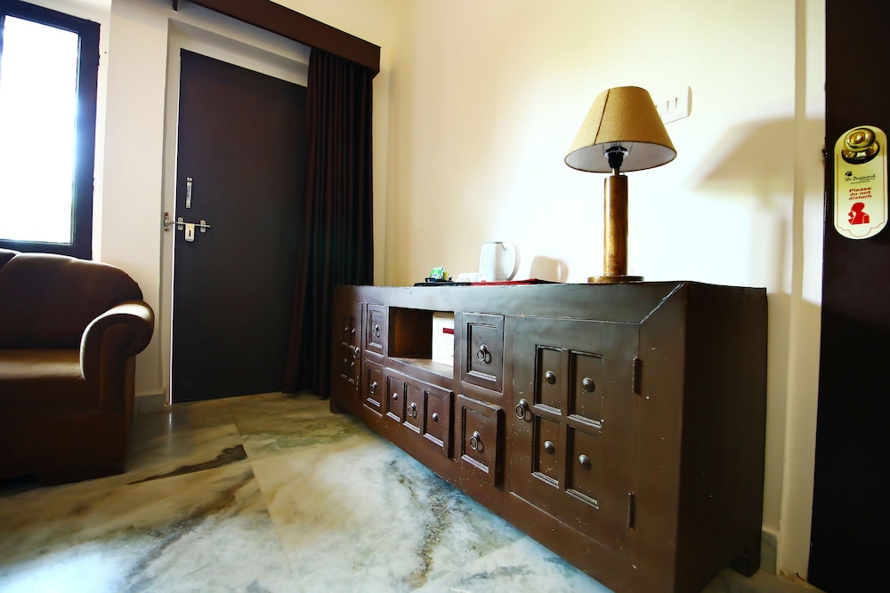 “ The Pugmark “ – A Wildlife Resort”