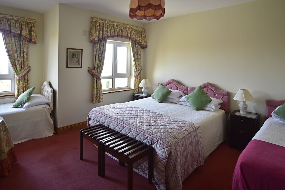 Moyglare Lodge Country House B&B