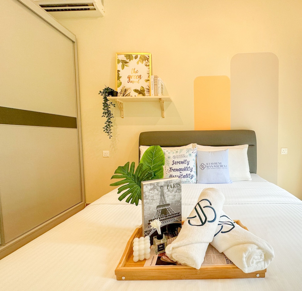 Country Garden Danga Bay Sea View Homestay by Stayrene