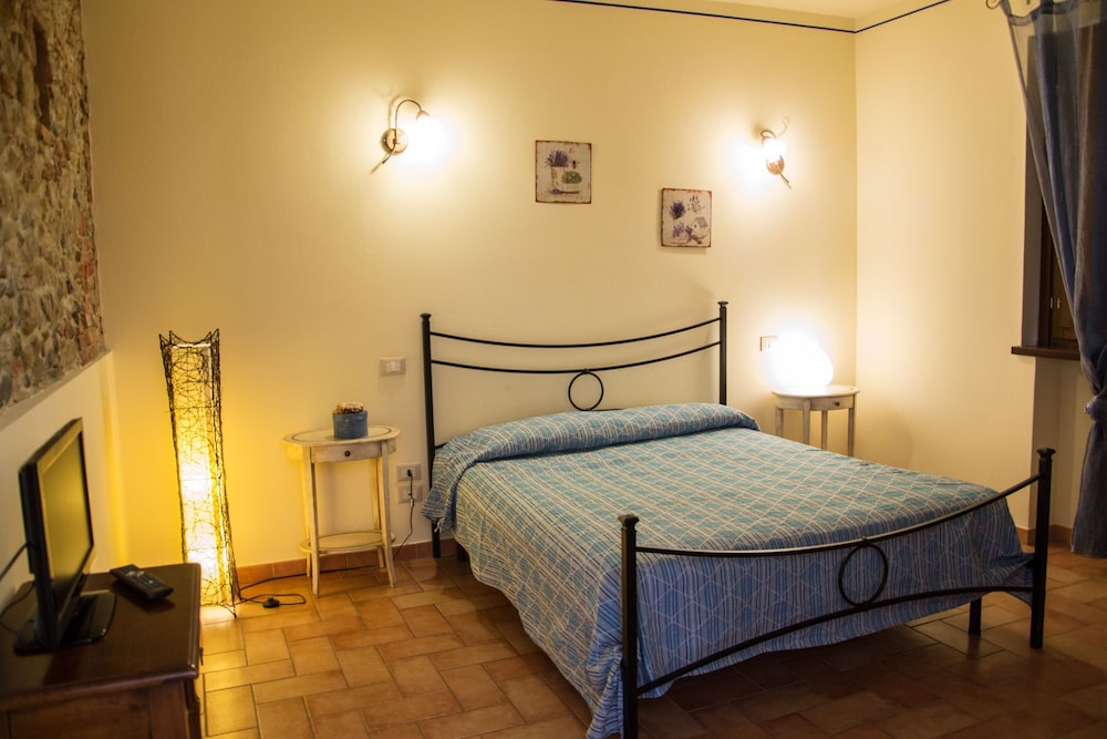 Room in Holiday House - Green Ortensia - Amazing Apartment in Farmhouse view 2