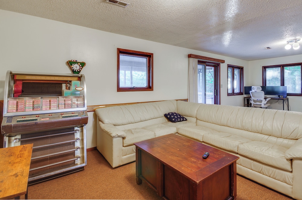 Dock & Prime Location: Lakefront Osage Beach Home