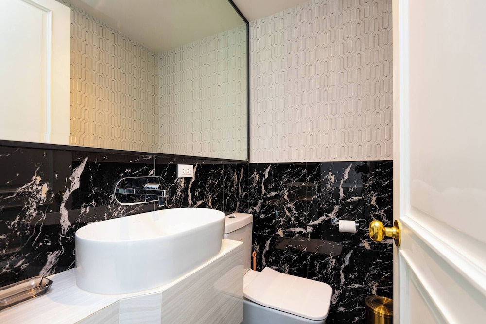 Stylish 7beds Poolhouse With Cinema & Lift - 2min to BTS
