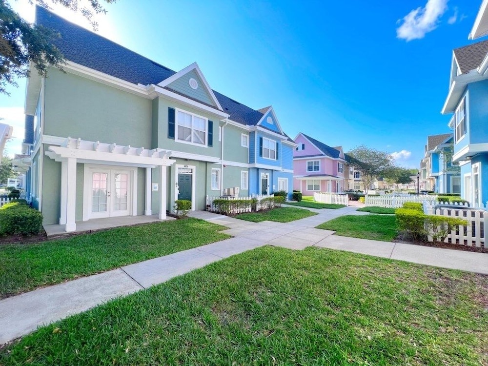 Sunshine Retreat 4 Bed Town Home-4017vbd 4 Bedroom Townhouse by RedAwning view 5