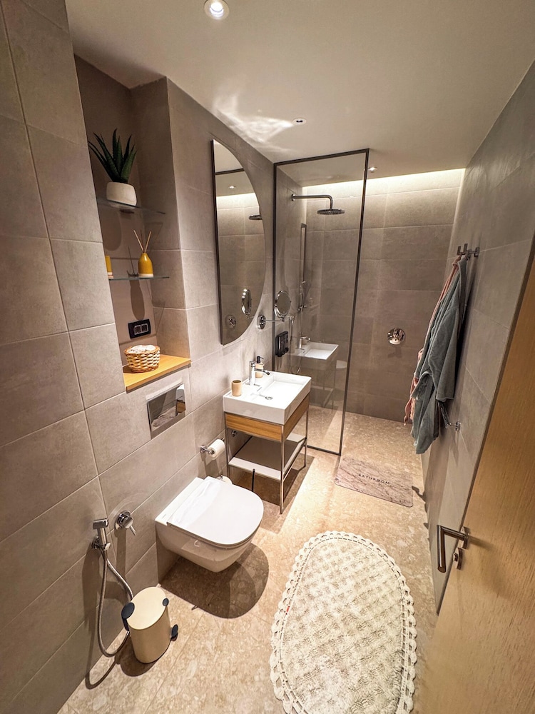 Qumi Porto Suites