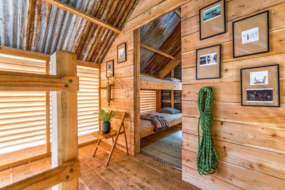 6 Person Cabin, Surrounded by Nature in Tintagel view 4