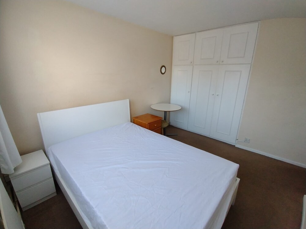 Lovely Double Bedroom - Putney