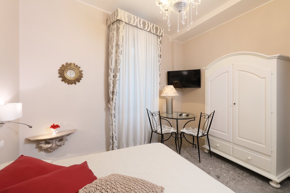 Porta Di Mezzo Luxury suites and rooms
