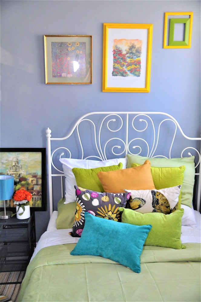 Colour Cube Guest House - Image 2