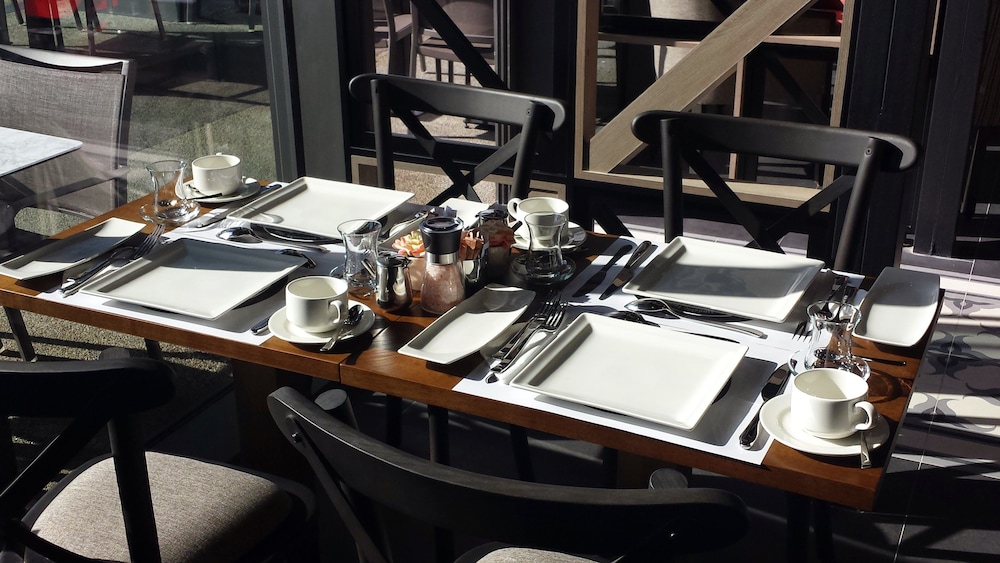 G Suites Airport