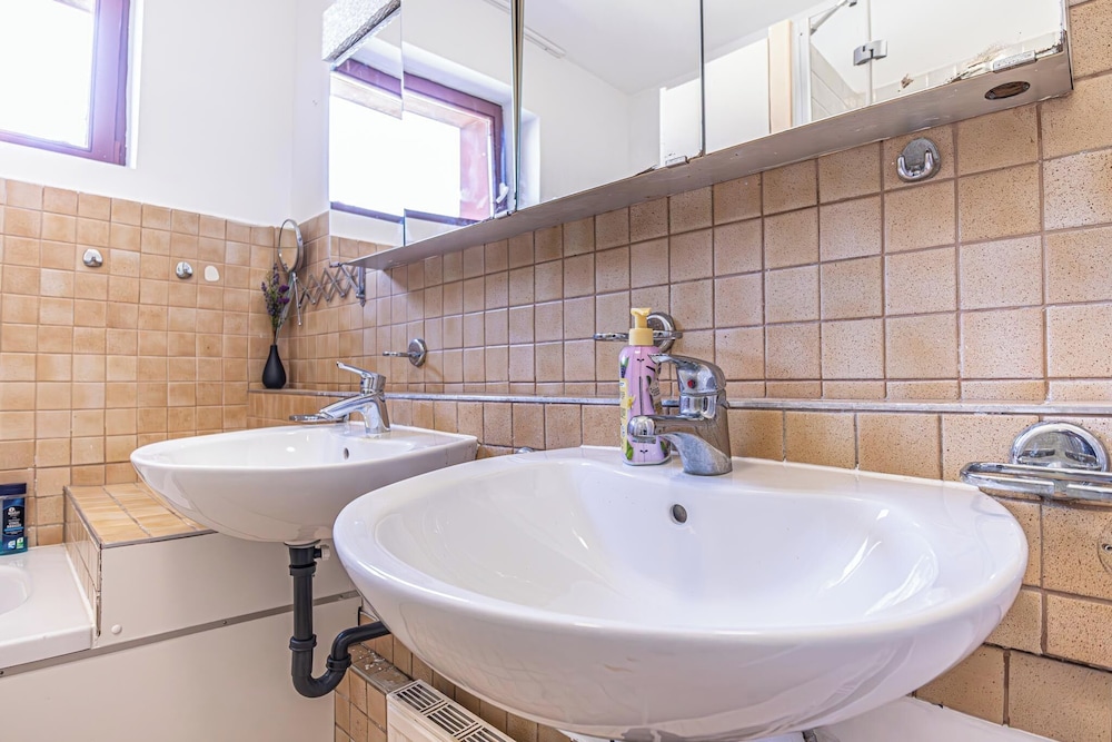 Cozy House Terrace &Garden Sleeps 34
