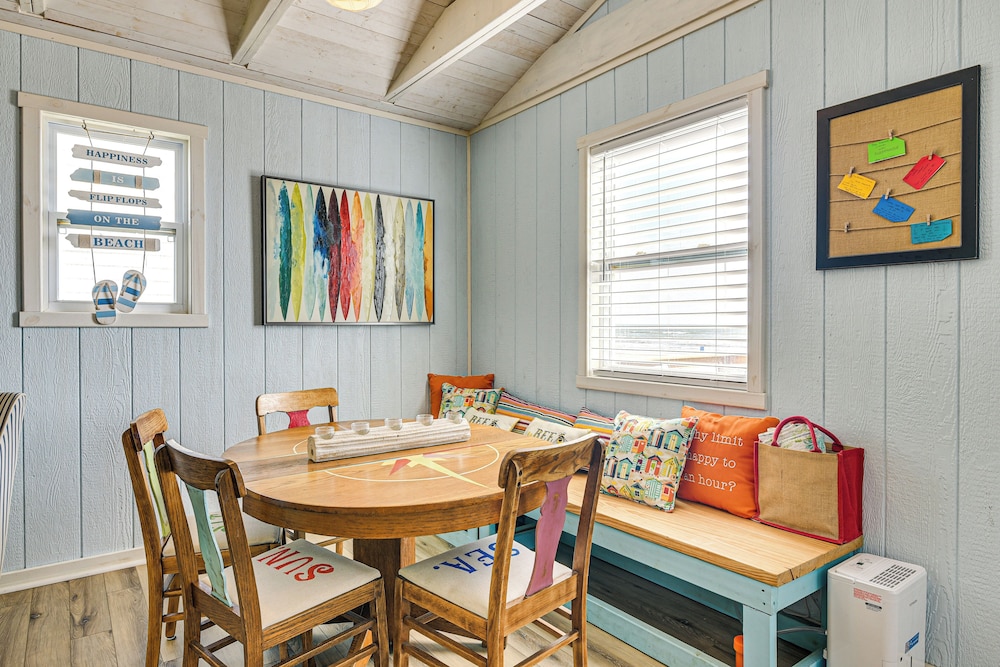 Beachfront Cottage w/ Boardwalk in Freeport