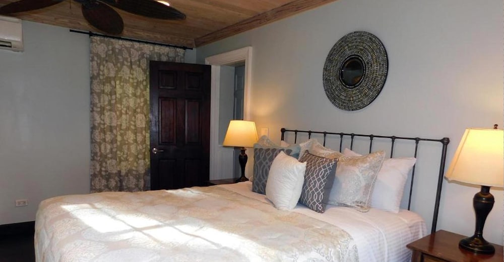Sapodilla House view 5