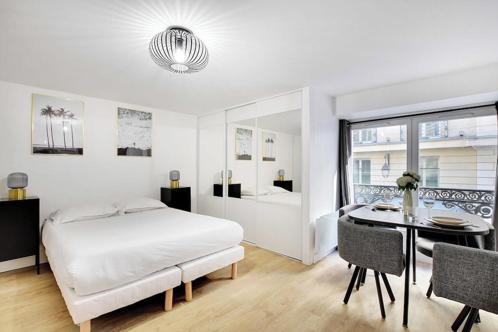 Appartement in the Heart of Paris Opera