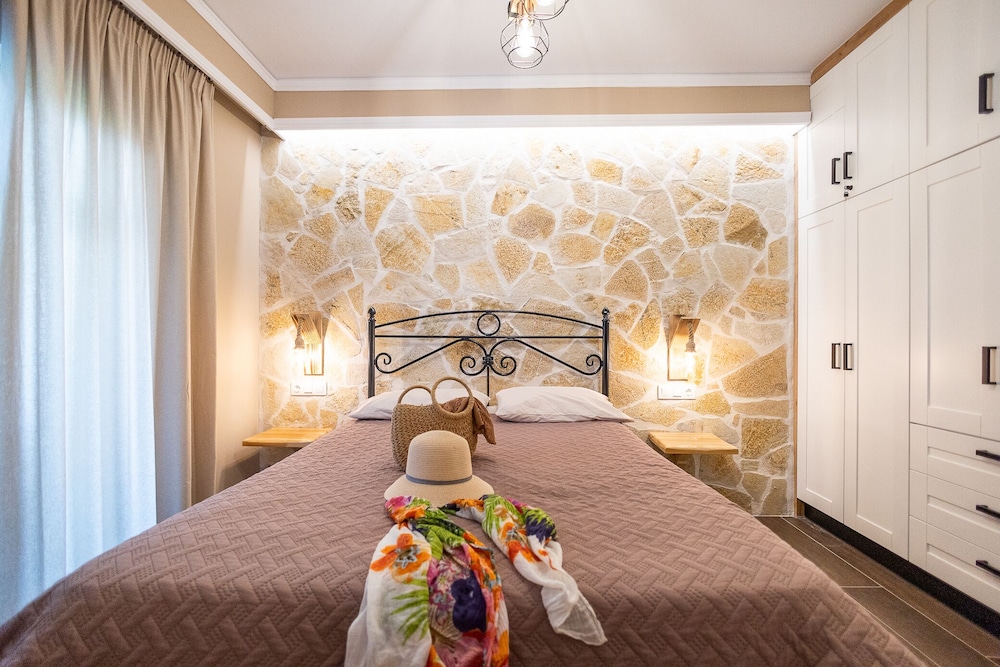Mathraki Resort