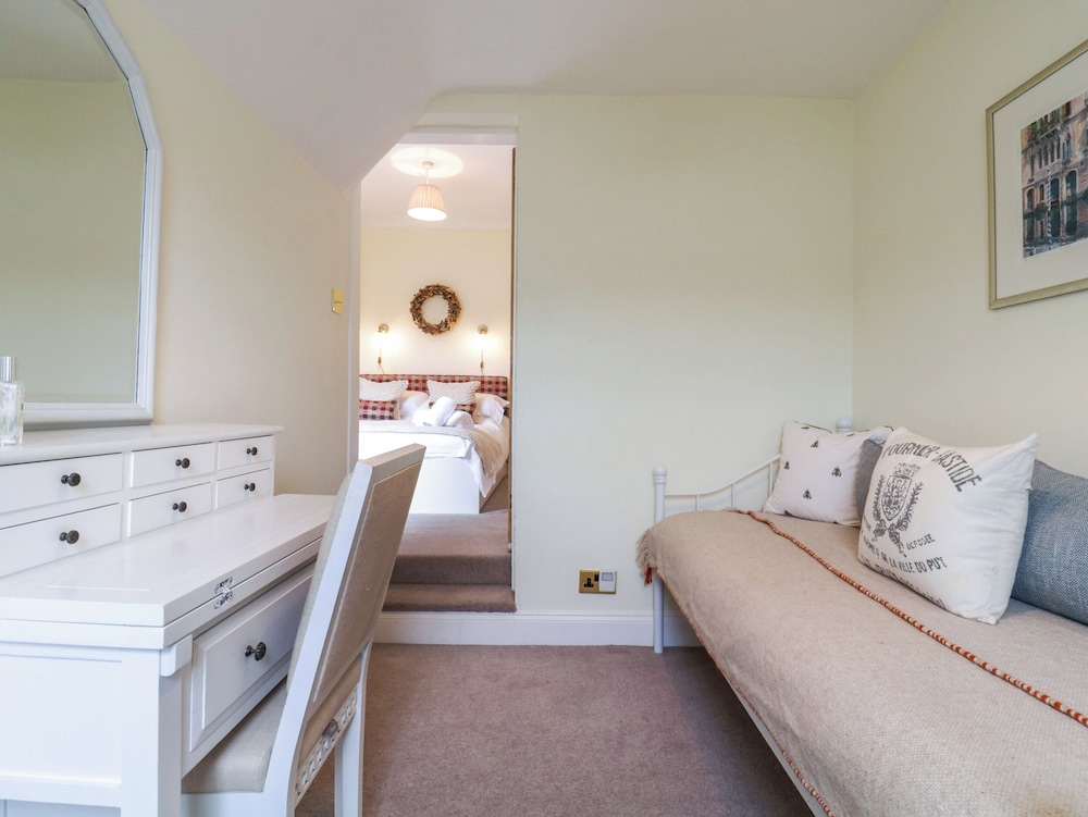 Compass Cottage