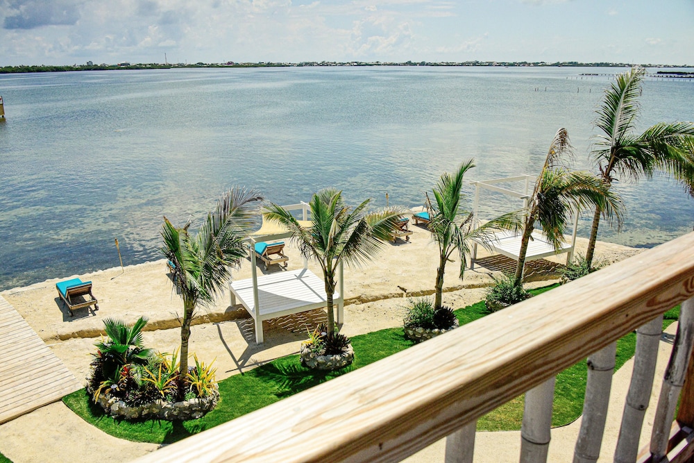Aruna Resort & Villas