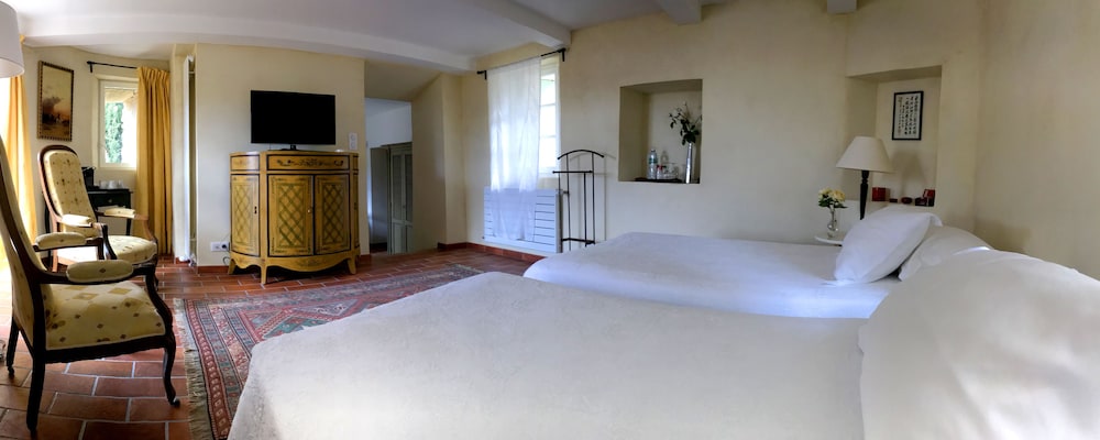 Bastide La Combe view 4