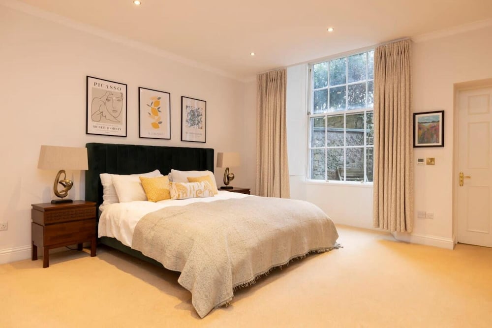 Spacious 2 Bedroom Gem Garden view 3