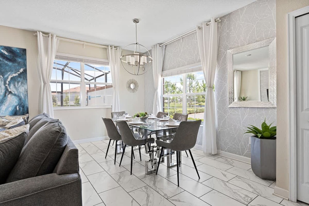 Disney Familly Lovers up to 11 Guests